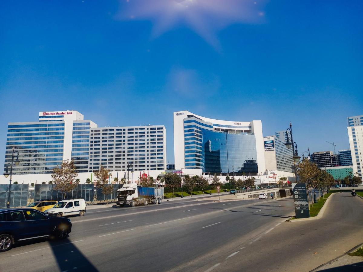 Amazing Appartement Au Centre Ville En Face Hilton & Gare Train De Tgv De Tanger Tânger Exterior foto